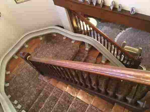 u-shaped staircase stairlift in suffolk county ny